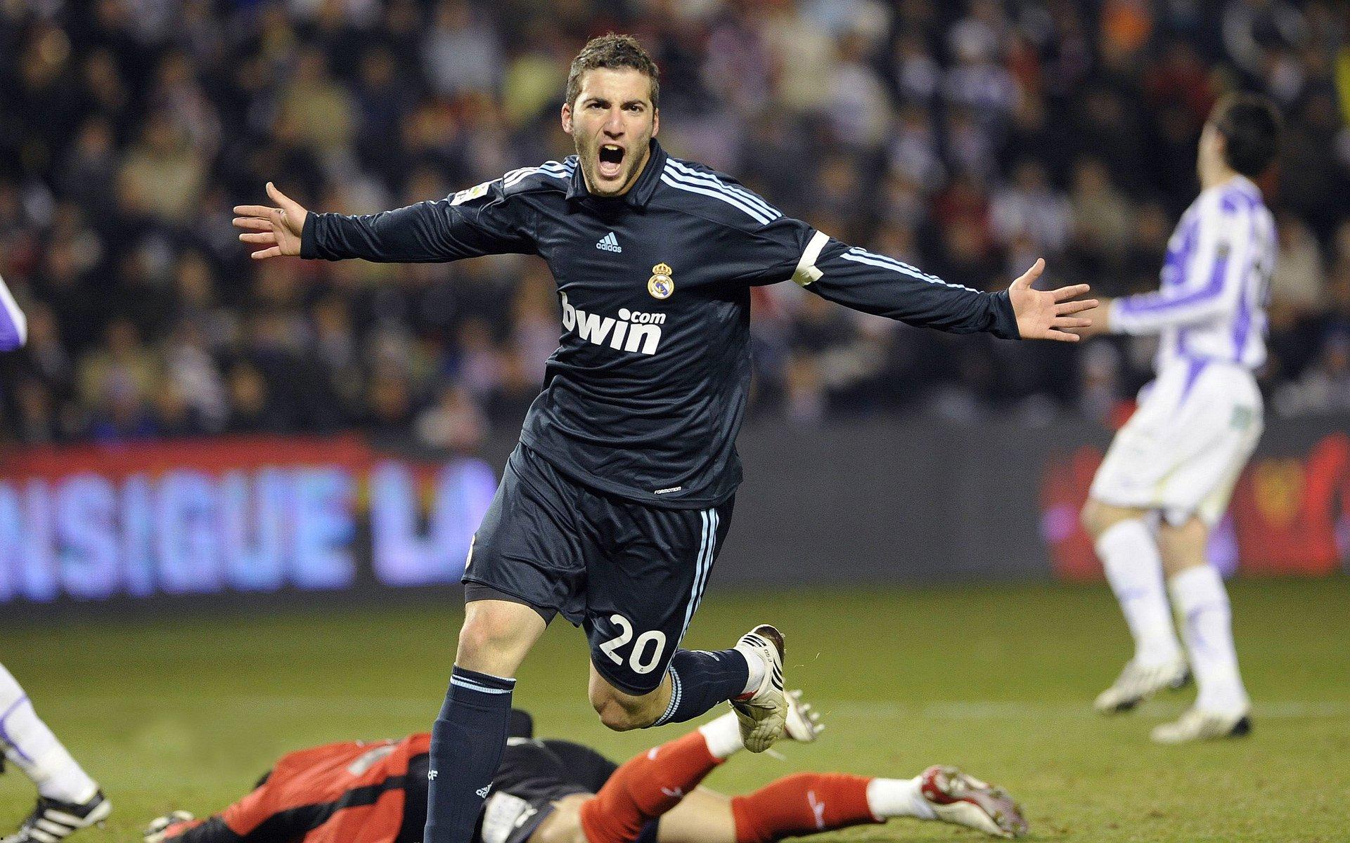 官宣 那不勒斯确认乔瓦尼·西蒙尼租借加盟都灵,锋线重组引发意甲格局变动